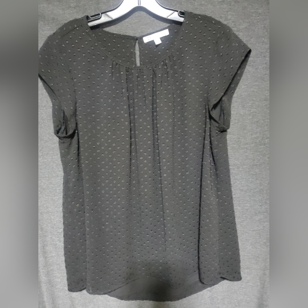 DR2 Gray Cap Sleeve Blouse with Keyhole Neckline